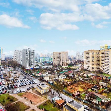 Квартира В Мега Сити Kiew Exterior foto